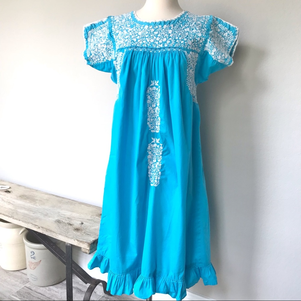 Vintage Mexican Floral Embroidered Blue and White Dress M